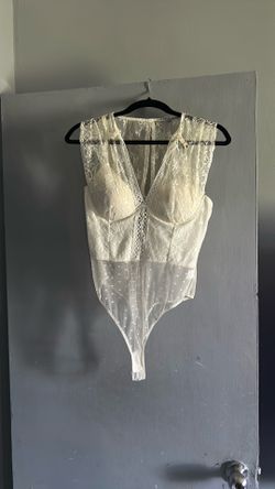 Lace body blouse