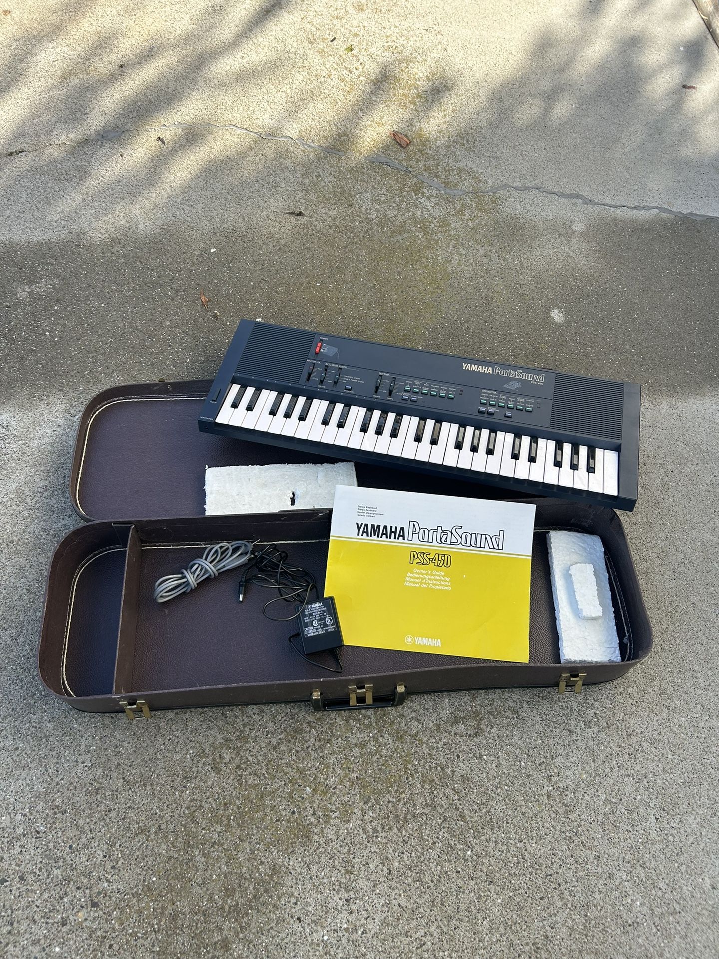 Beautiful 😻 Yamaha PortaSound PSS-450 Keyboard Synthesizer W/ AC Adapter