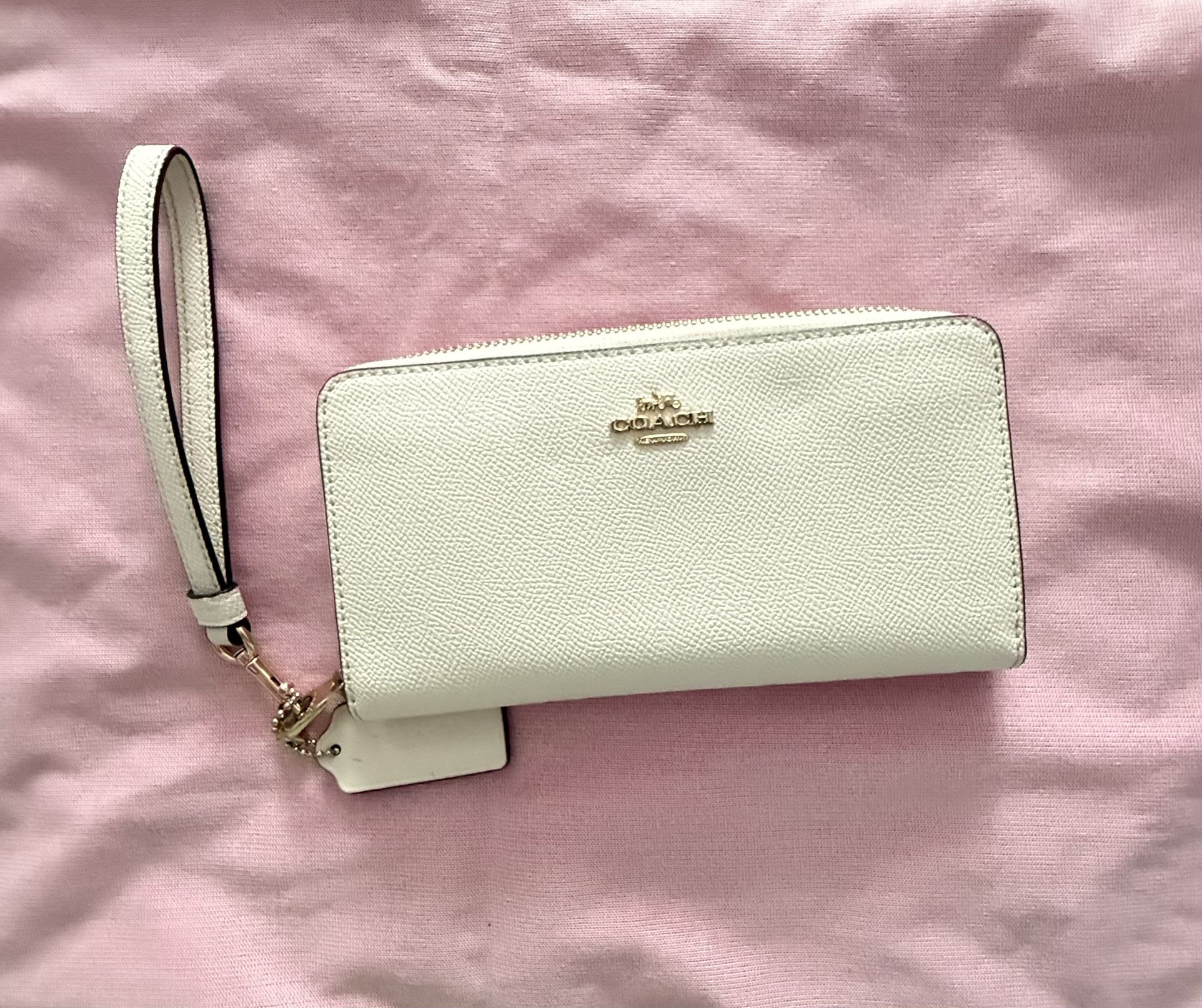 COACH WRISTLET ACCORDION WALLET