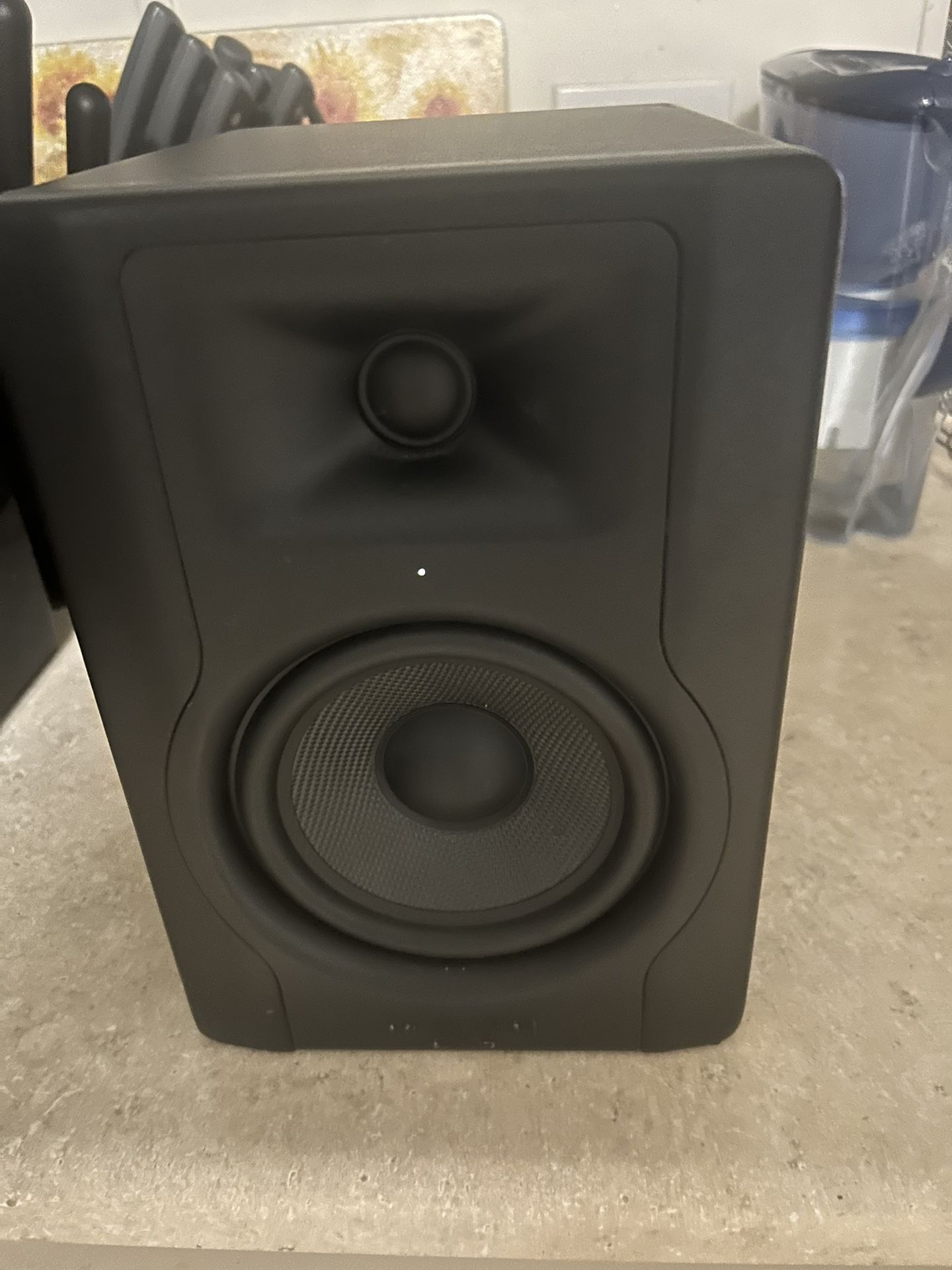 M-Audio BX5 Active Monitor. SINGLE