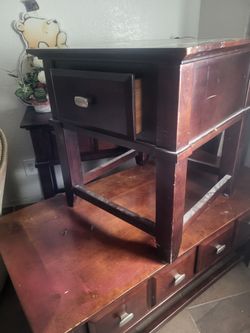 4 tables I Center tables 2 side tables and 1 recibing  tables mahogany