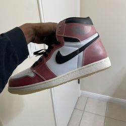 Trophy Room x Air Jordan 1 Retro High OG SP ‘Chicago Bull Light Out Addition 