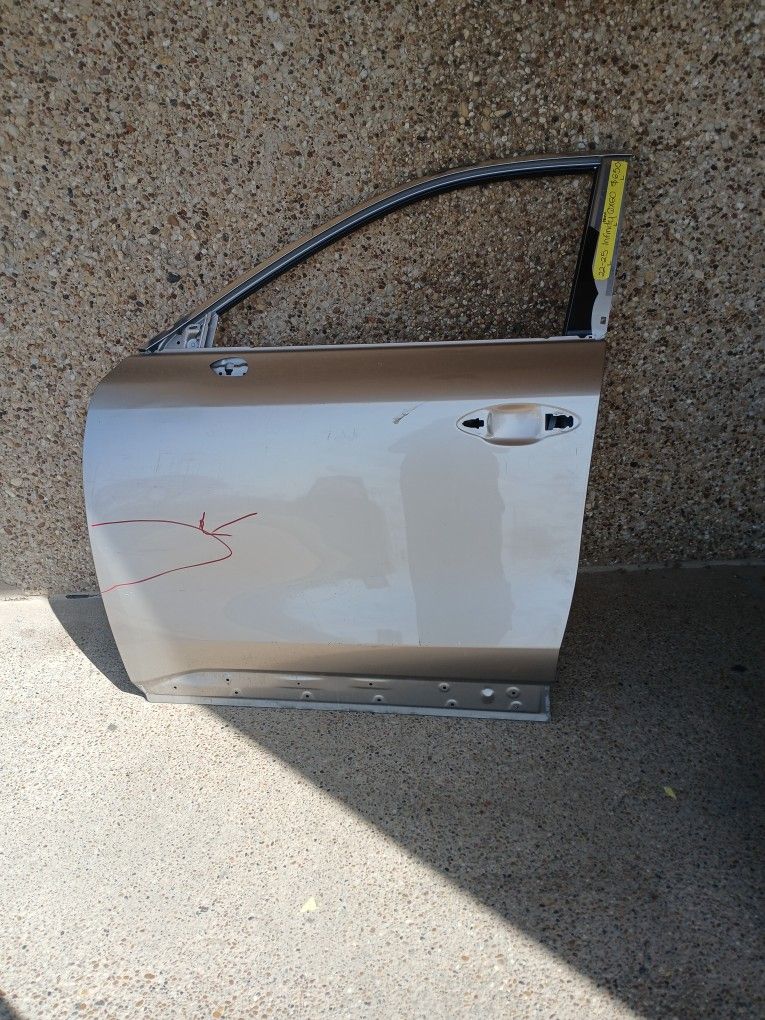 2022-25 Infinity Qx60 Left Front Door