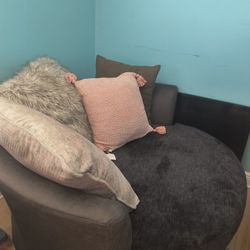 Big Round Chair ( Swivels)