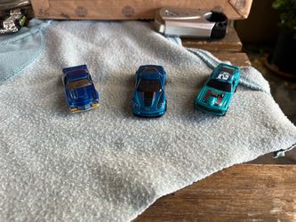 3 hot wheels x$15