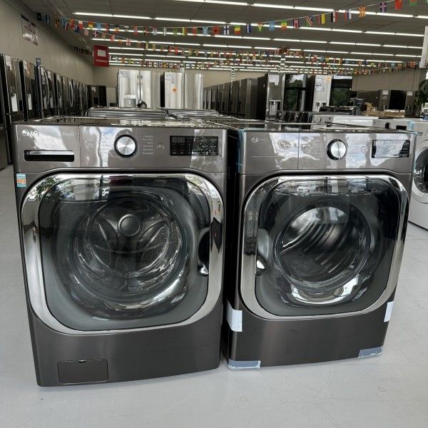 50% OFF-LG Mega Front Load Washer and Dryer Set-SCRATCH N DENT