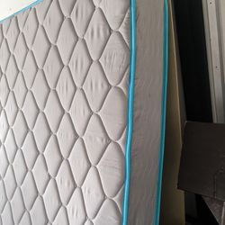 Queen Size Mattress Good Condition Very Clean 