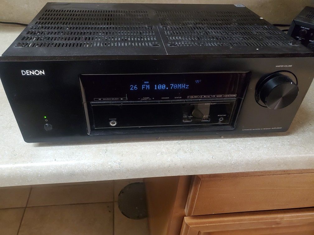 Denon AVR-E300 surround receiver
