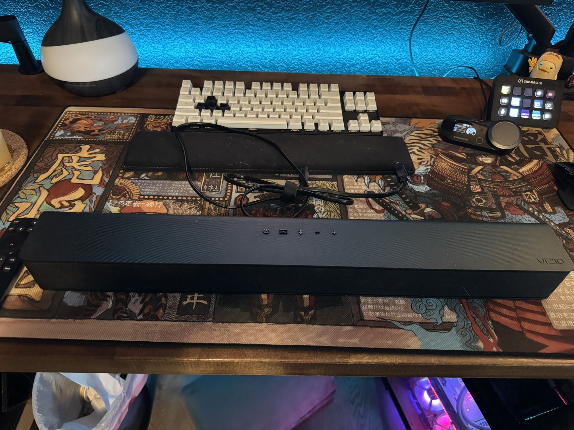 Vizio Soundbar + Subwoofer (v21t-j8)