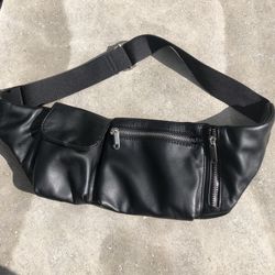 Black Wrap Around Utility Bag/fanny Pack