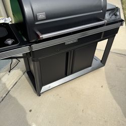 Traeger Timberline XL Wi-Fi Wood Pellet Grill BRAND NEW 