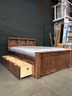 Full bed and mattress with drawers