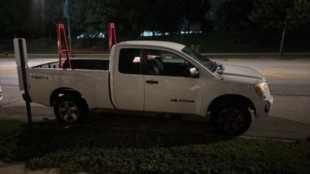 Nissan titan 2011 with A frame