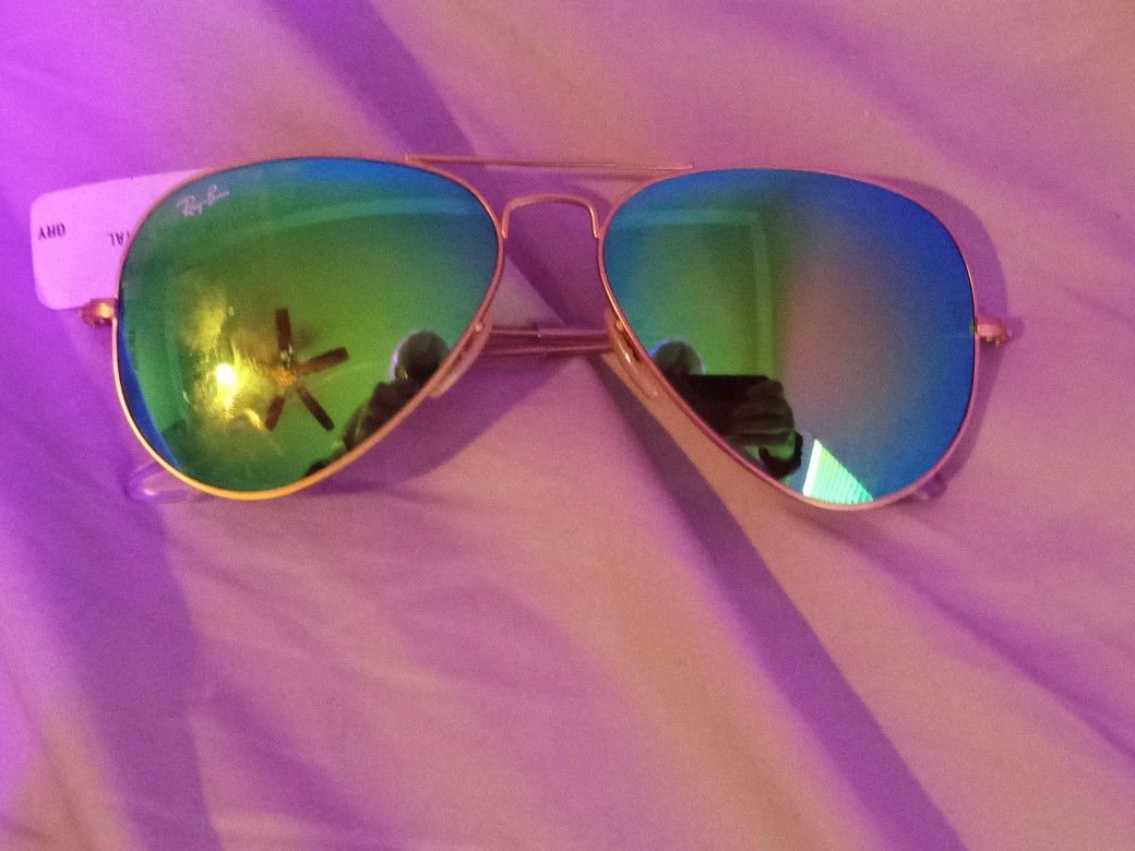 Brand New Shades Ray-ban for Sale in Austin, TX - OfferUp