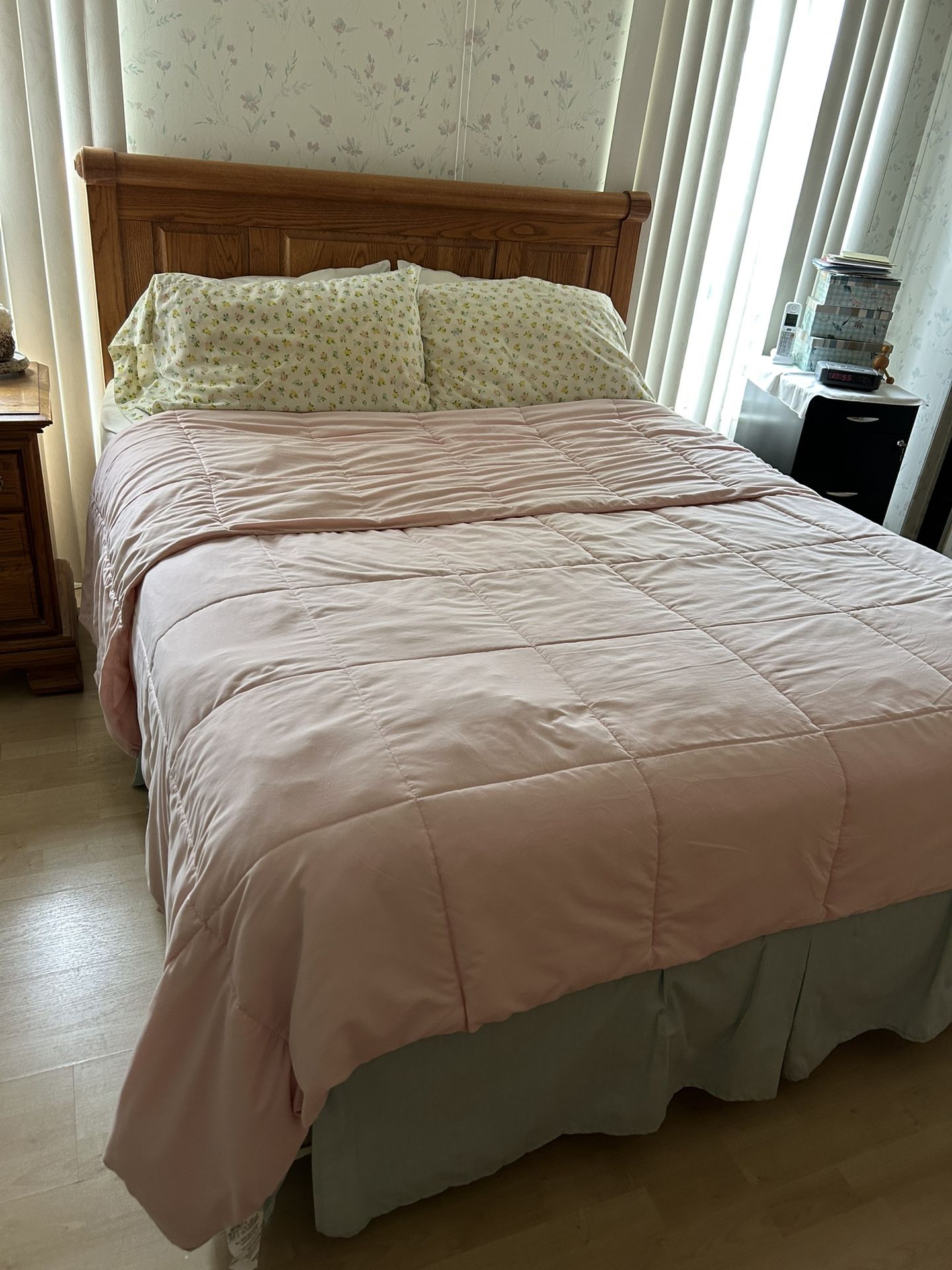 Free Queen Bed With Frame And Headboard