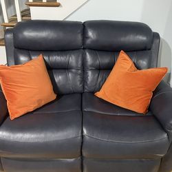 Rooms To Go Leather Sofa & Loveseat