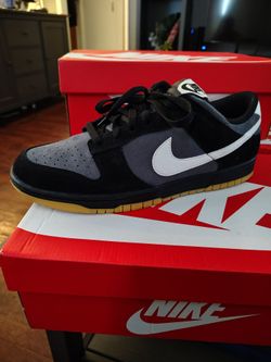 $65 FIRM!! NIKE DUNKS, SIZE 10.5