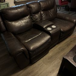 Vercelli Leather Power Reclining Loveseat  USB Charges 
