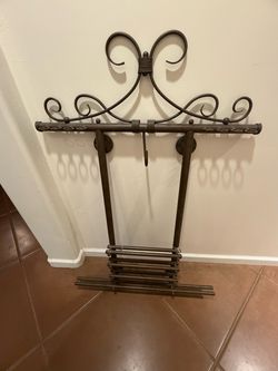 Pool cue rack