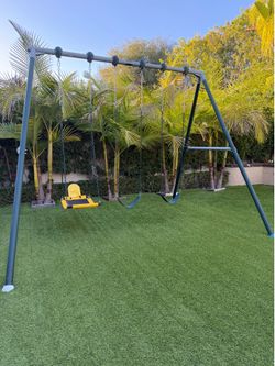 Heavy-Duty Metal Swing Set – 3 Swings – Excellent Condition