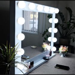 Brand New Large Vanity Mirror With Adjustable brightness And replaceable Bulbs