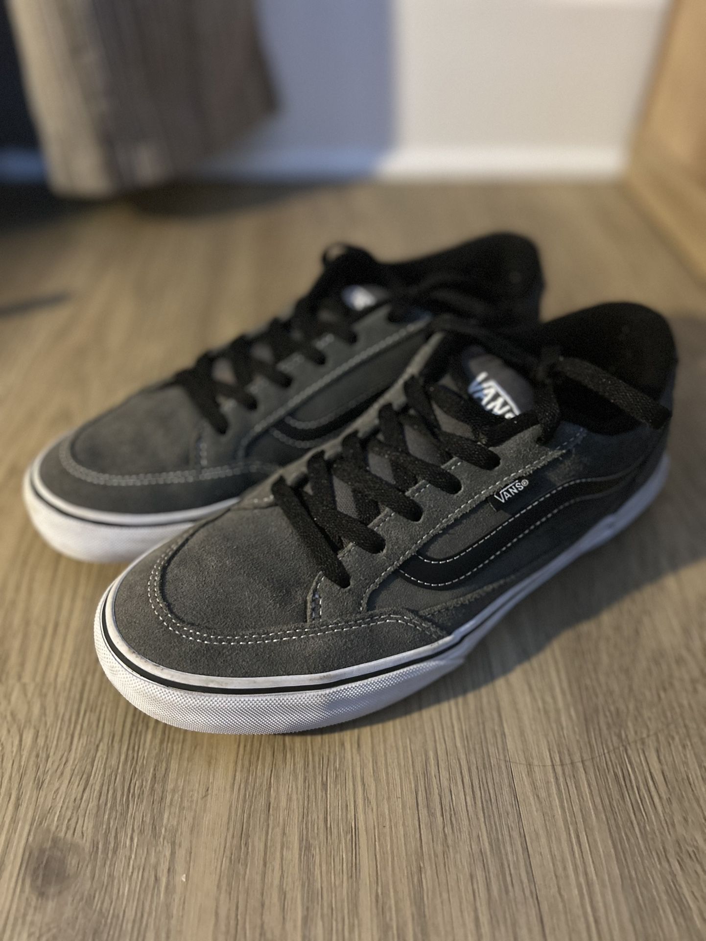 Vans Bearcat Sneakers – Charcoal/White/Black – Men’s Size 10