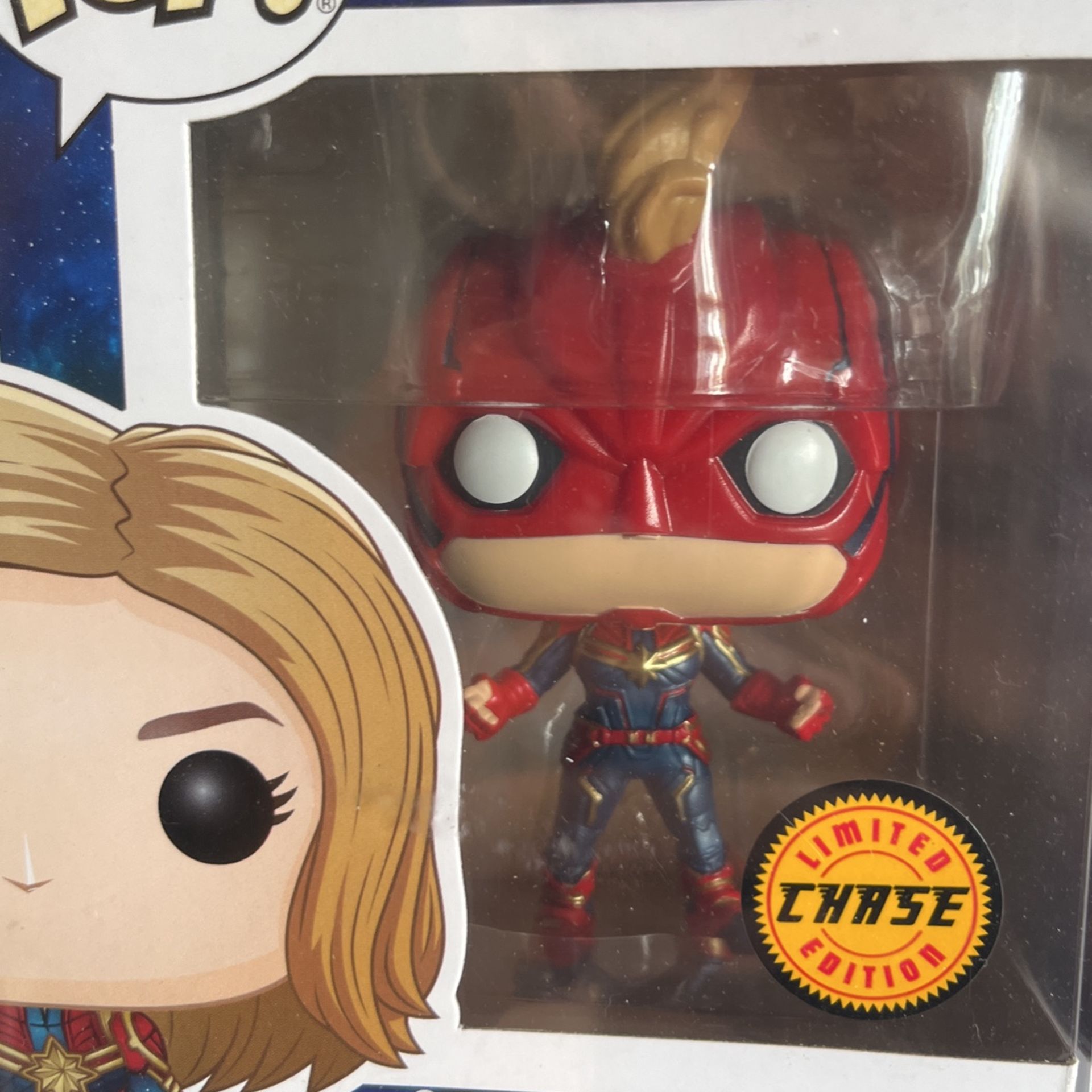 Captain Marvel With CHASE Funko pop