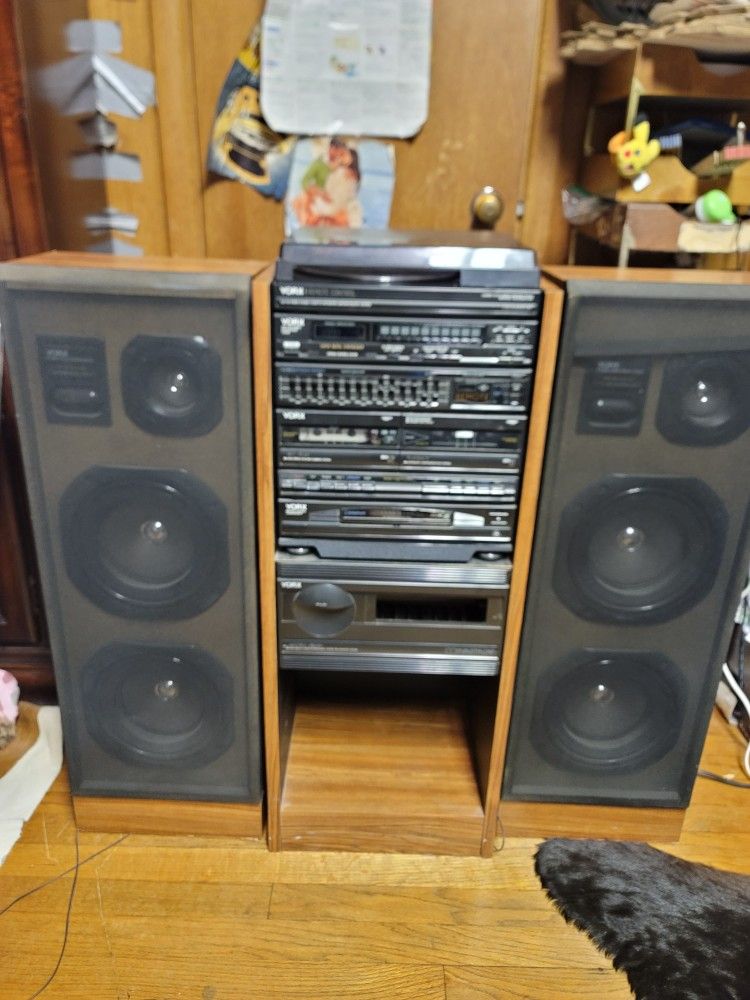 Yorx Grandeur Model 2121 All In One Am/fm Cassette Reccord & 2 Speakers 1990