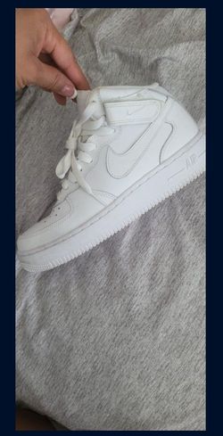 Clean Triple White Jordan 1 Size 5y.