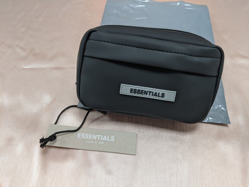 Men’s Essentials Sling Bag In Dark Slate/Stretch Limo/Black