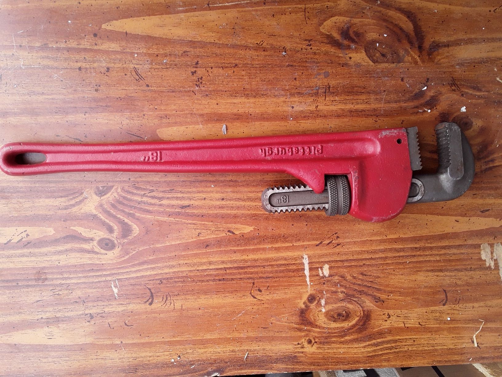 Pittsburgh 18" Pipe Wrench