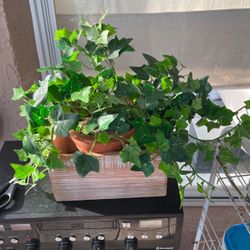 Artificial flower pot