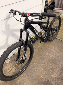 Specialized Turbo Levo Size S5 2023. Less than five miles