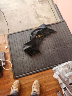 Cargo enclosure for Chevy/GMC