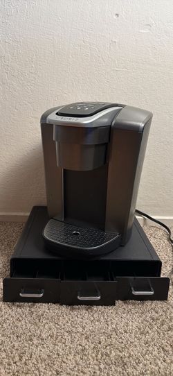 Kurig Cofee Maker and Stand