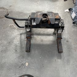 Fifth Wheel Hitch 