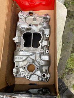 Edelbrock Intake Manifold S B Chevy
