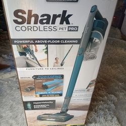 Shark Cordless Pet Pro