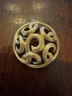 vintage Crown Trifari brooch pin