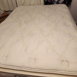Queen mattress and box spring
