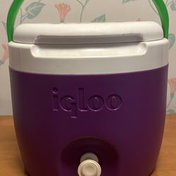 Igloo 2 Gallon Elite Push Spout Drink Purple and Green Water Cooler Jug