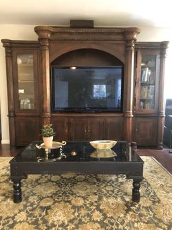 Entertainment center