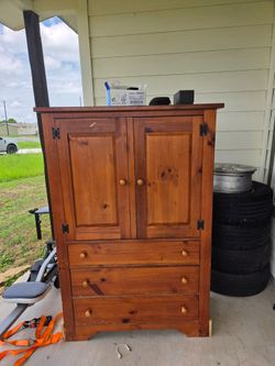Cabinet with drawers
