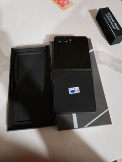 Samsung Galaxy Z Flip Foldable Smartphone Black 512gb