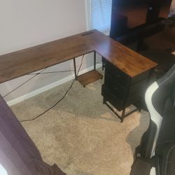 Gaming Corner Desk