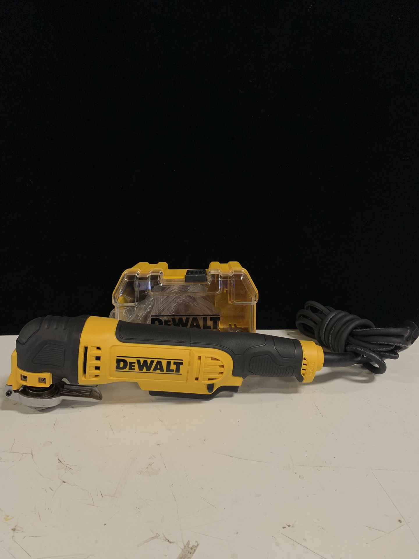 Dewalt DWE315 29pc 3-Amp Corded Oscillating Multi Tool W/ Acc In Hard Case