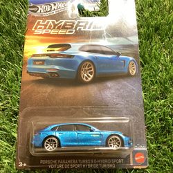 Hot Wheels blue Porsche Panamera Turbo S E-Hybrid Sport #porsche #hybrid #toy