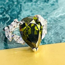 Sterling Silver Peridot Cubic Zirconia Teardrop & Clear Marquis CZ Ladies Cocktail Ring
