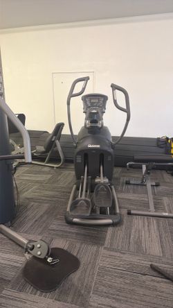 Commercial elliptical machine
