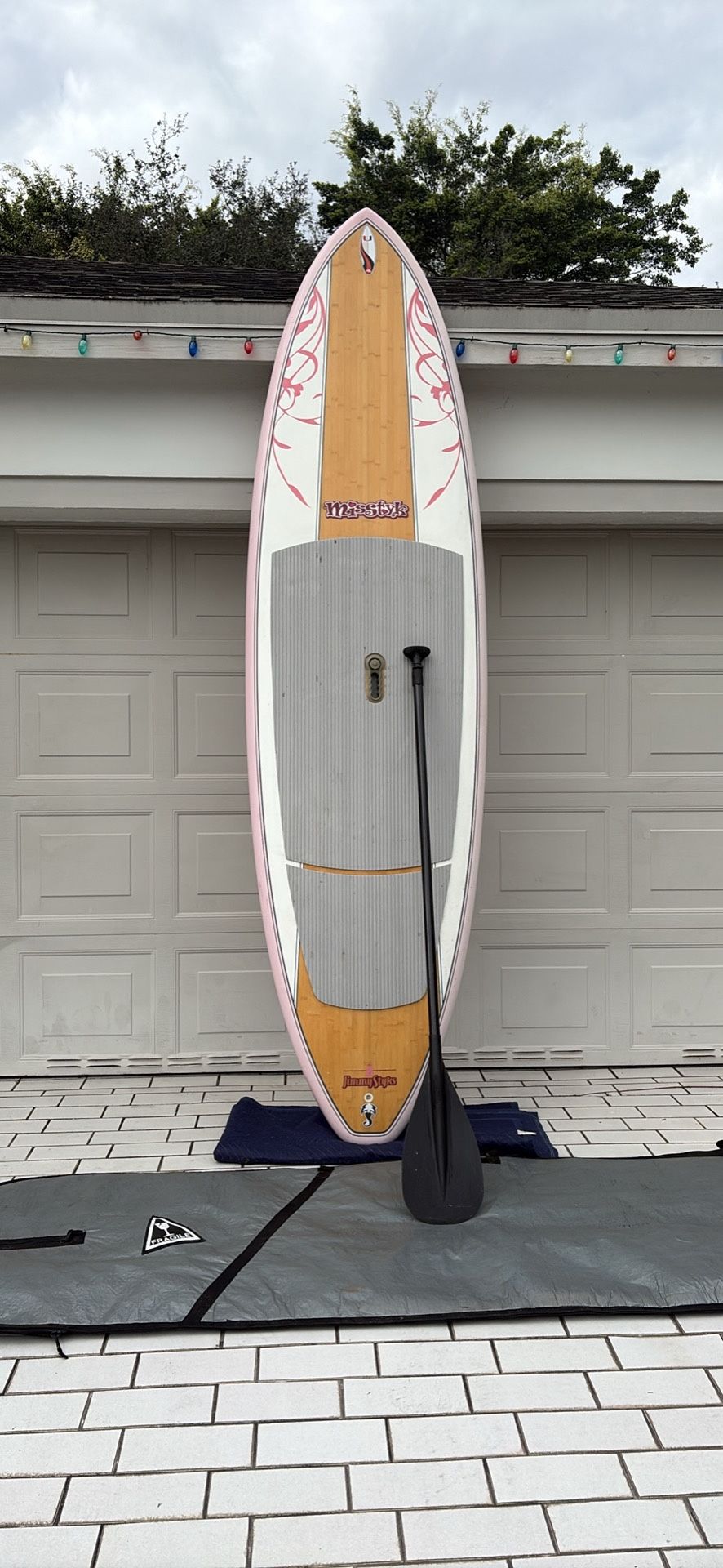 10' Paddleboard -Great Shape, Minor Wear, BAG & TELESCOP. PADDLE INCLUDED.441& Yamato rd. BOCA RATON